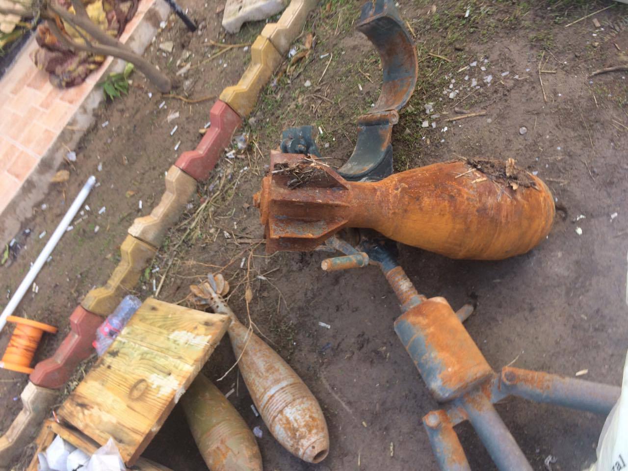 به‌ وێنه‌.. له‌ كارگه‌يه‌كى درووستكردنى چه‌كى داعشدا قوتوى بيره‌ و وێسكى دۆزرايه‌وه‌